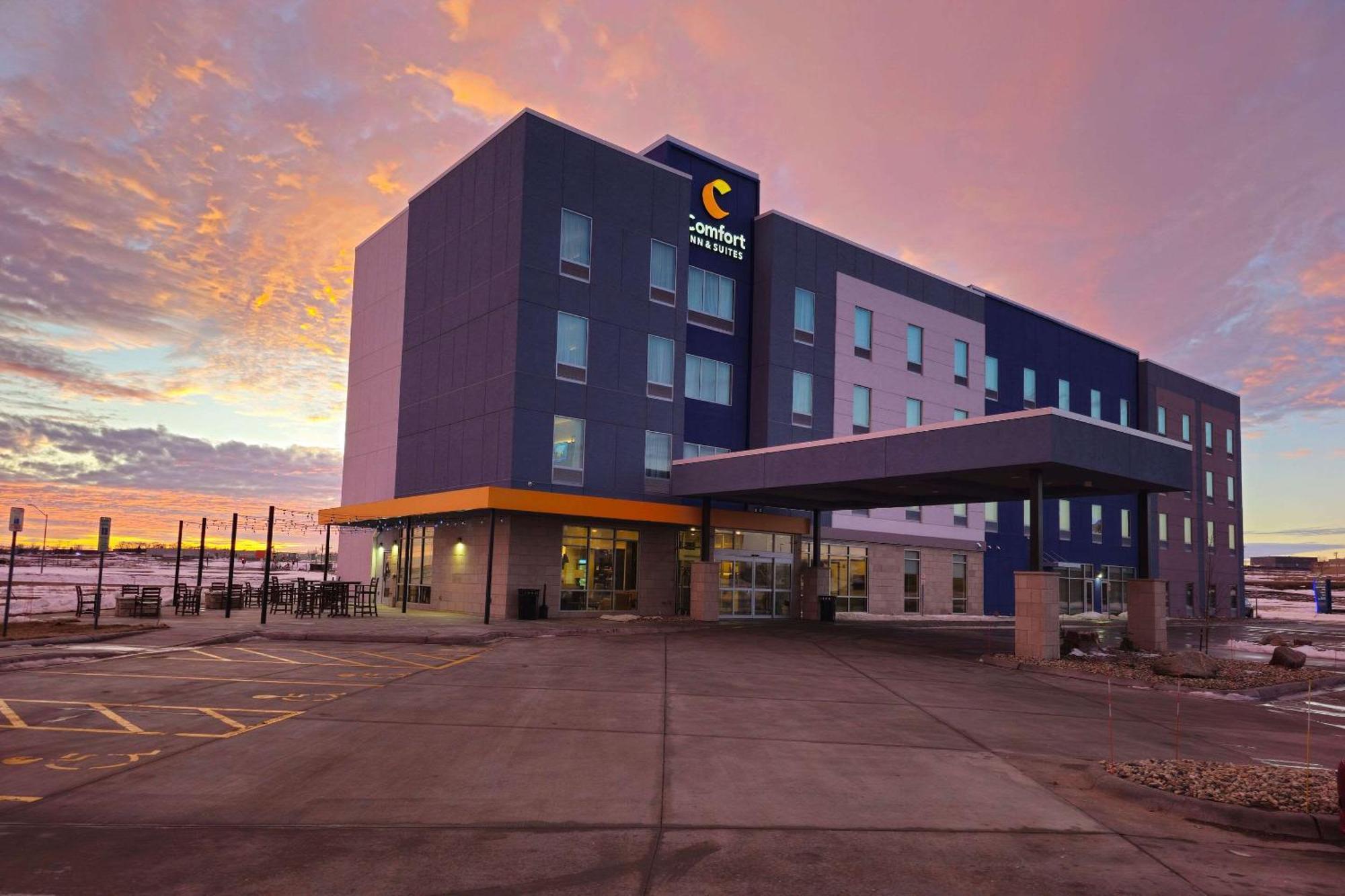 Comfort Inn & Suites At Sanford Sports Complex ซูฟอลส์ ภายนอก รูปภาพ