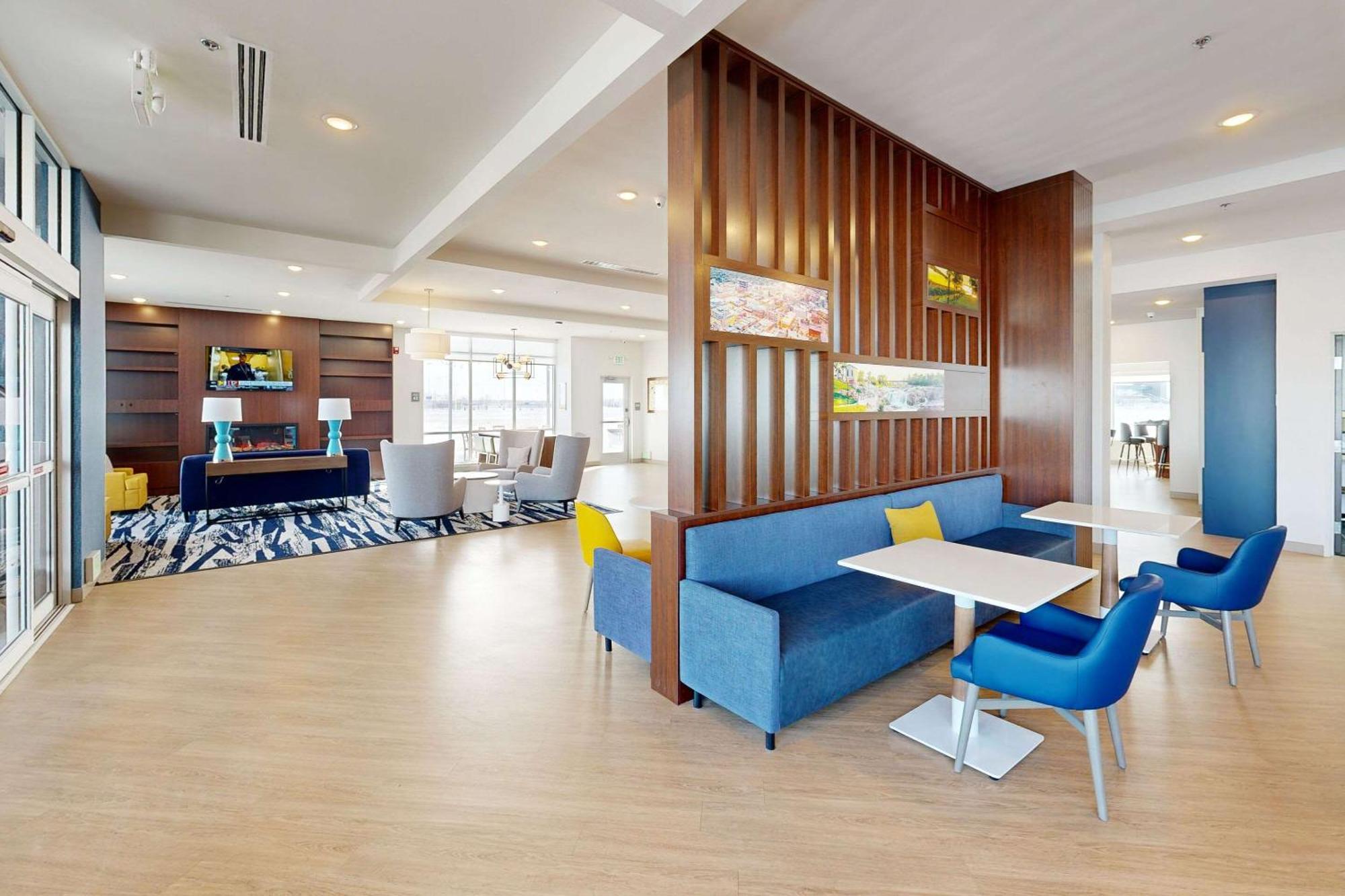 Comfort Inn & Suites At Sanford Sports Complex ซูฟอลส์ ภายนอก รูปภาพ